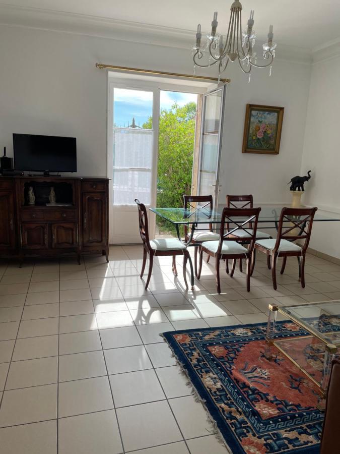 Gite Les Minimes Avallon Exteriör bild