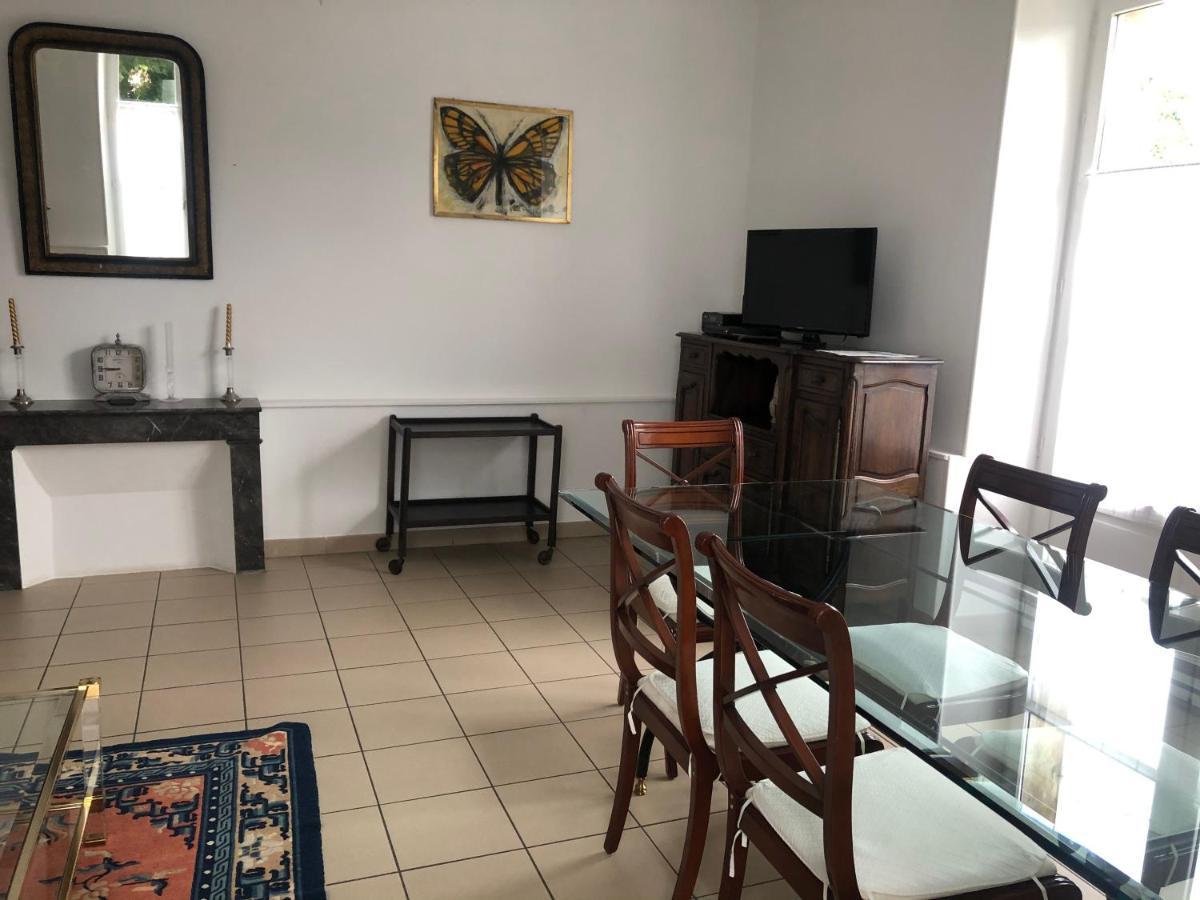 Gite Les Minimes Avallon Exteriör bild