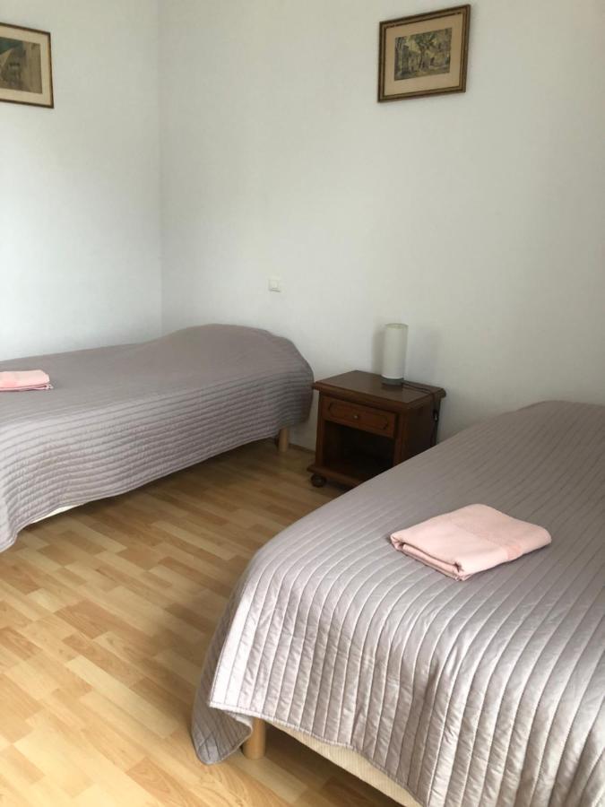 Gite Les Minimes Avallon Exteriör bild