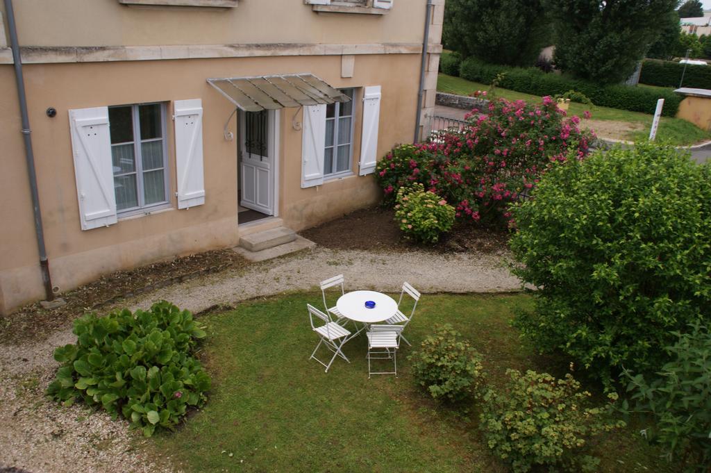Gite Les Minimes Avallon Exteriör bild