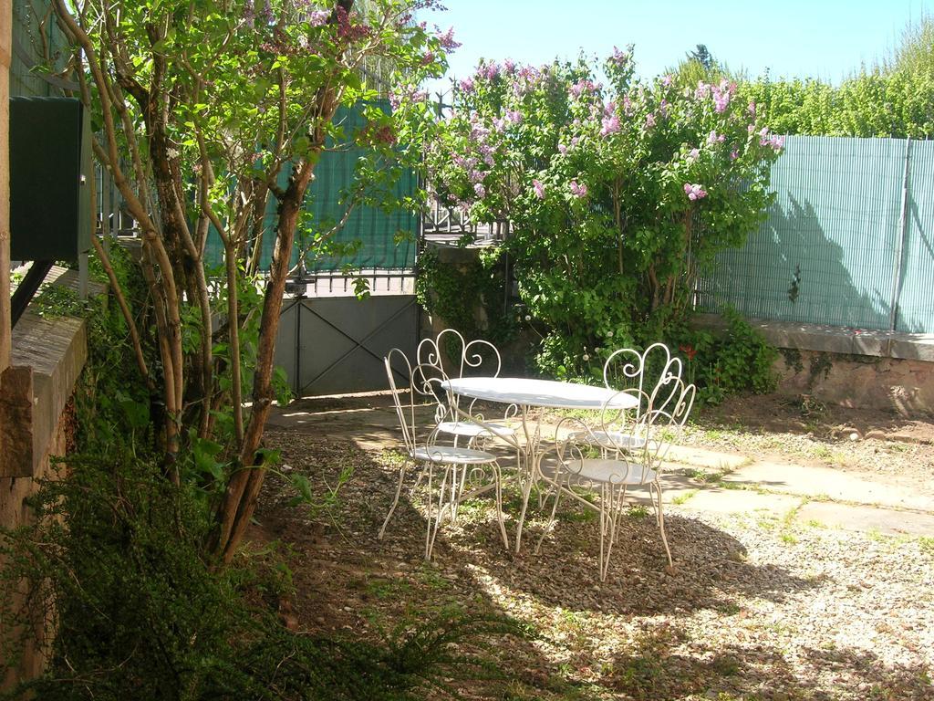 Gite Les Minimes Avallon Exteriör bild